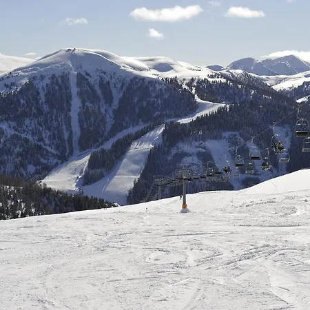 Kinder- Und Nockalm 酒店