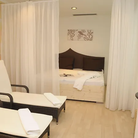 Отель Kinder- Und Familienhotel Nockalm 4*