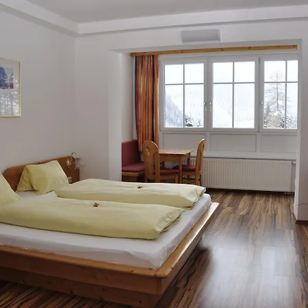 Отель Kinder- Und Familienhotel Nockalm 4*