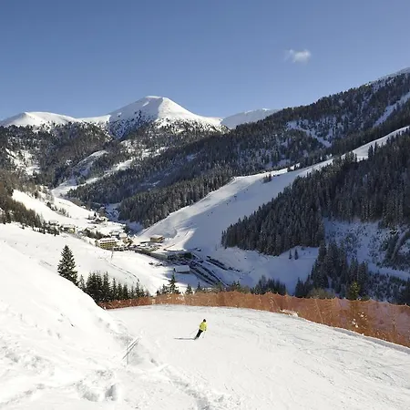 Kinder- Und Familienhotel Nockalm Отель Иннеркремс