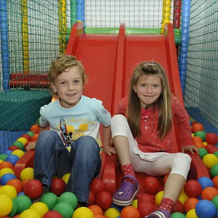 호텔 Kinder- Und Nockalm 4*