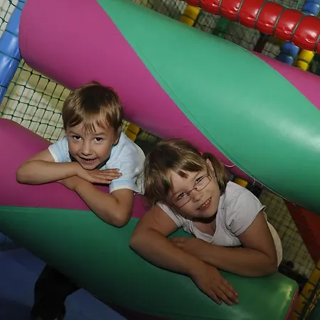 Kinder- Und Nockalm Otel 4*