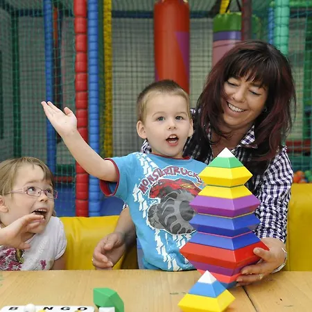 Kinder- Und Familienhotel Nockalm Отель Иннеркремс