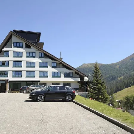 Kinder- Und Familienhotel Nockalm Отель Иннеркремс