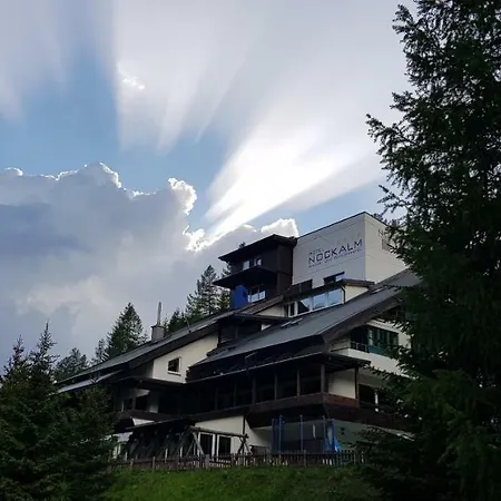 Отель Kinder- Und Familienhotel Nockalm Иннеркремс