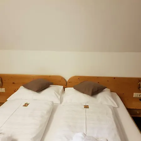 Отель Kinder- Und Familienhotel Nockalm