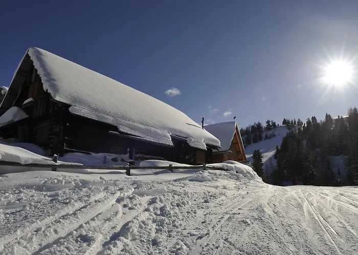 Kinder- Und Nockalm Szálloda 4*