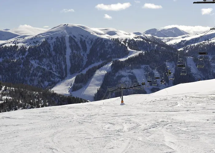 Kinder- Und Nockalm Szálloda