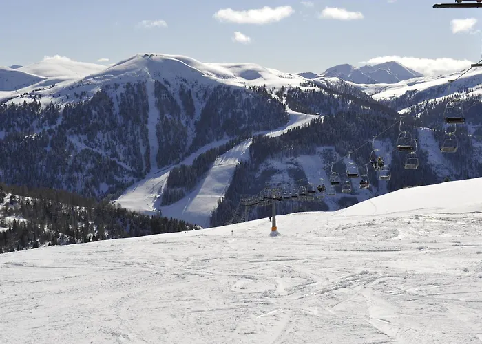 Kinder- Und Nockalm Szálloda